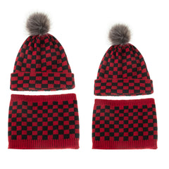 Mom And Baby A Set Of Knitted Hats New Black And White Red Plaid